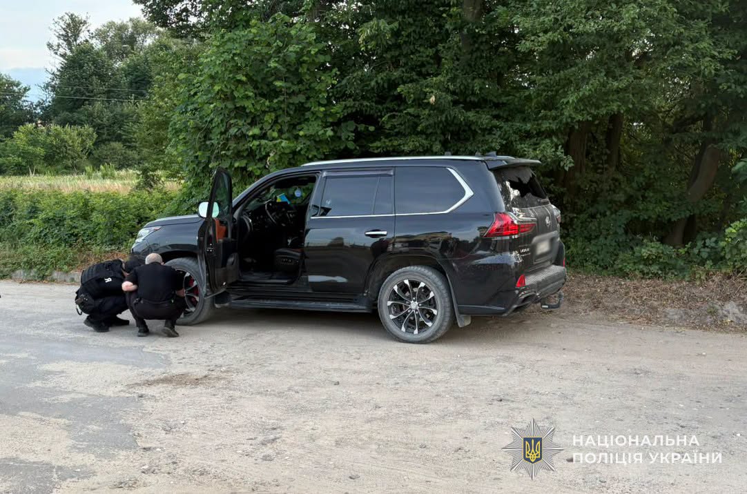 На Яворівщині затримали чоловіка, який обстріляв автомобіль свого односельчанина