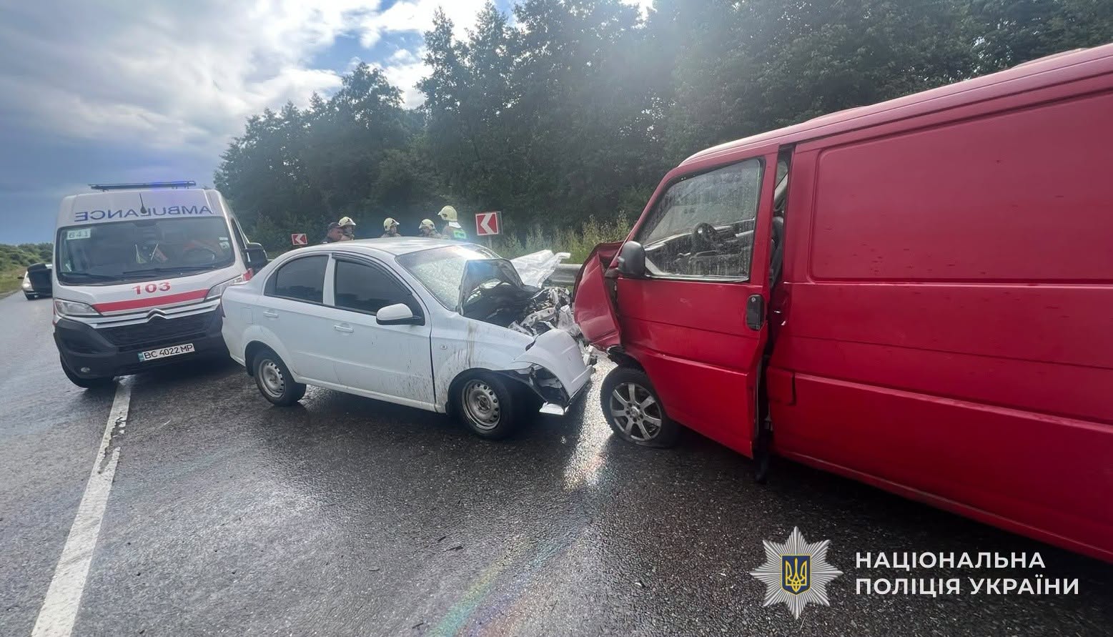 На Стрийщині зіткнулися два автомобілі: одна людина загинула, ще троє постраждали
