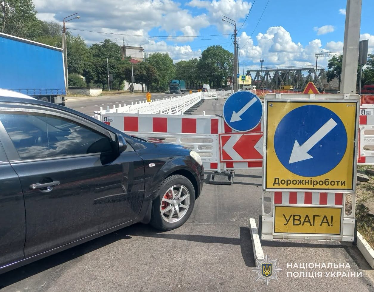 У Львові на вулиці Шевченка водій скоїв наїзд на 26-річну жінку: вона в лікарні