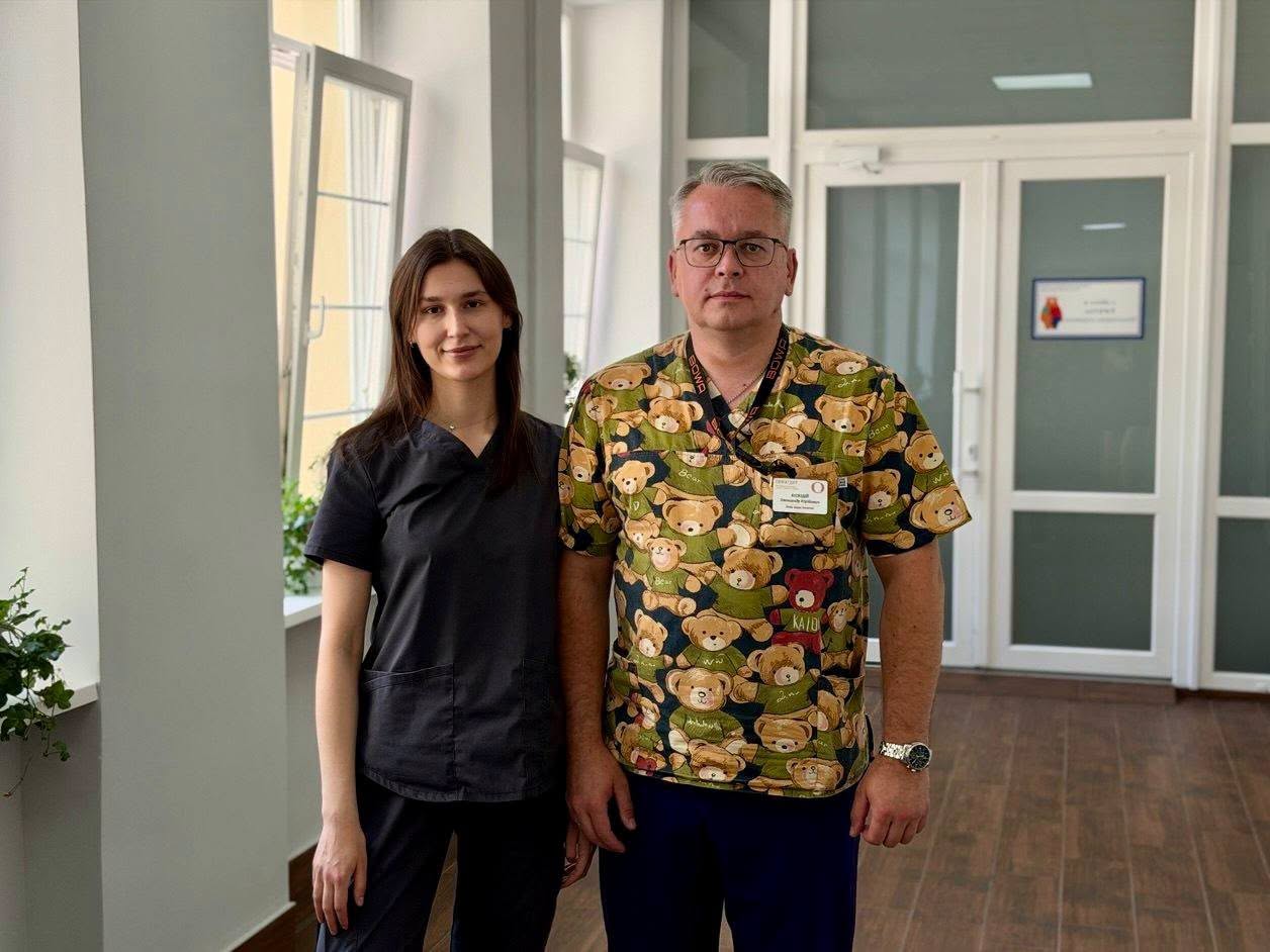 Львівські лікарі прооперували однорічну дівчинку, яка вдихнула арахіс