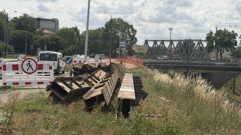 Будівництво шляхопроводу на Рясне: на якій стадії роботи?