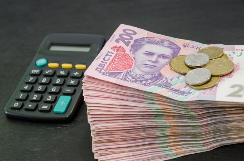 Бухгалтерка Шептицького коледжу отримала 173 тис. грн зарплати за місяць та стала в.о. директорки