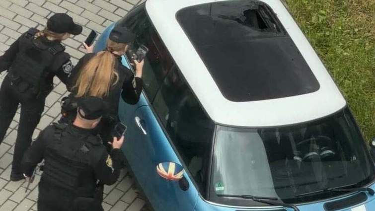 У дворі львівського ЖК застрелився чоловік