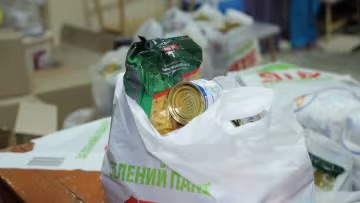 Безкоштовні продуктові набори для ВПО та пенсіонерів на Львівщині: де можна отримати допомогу