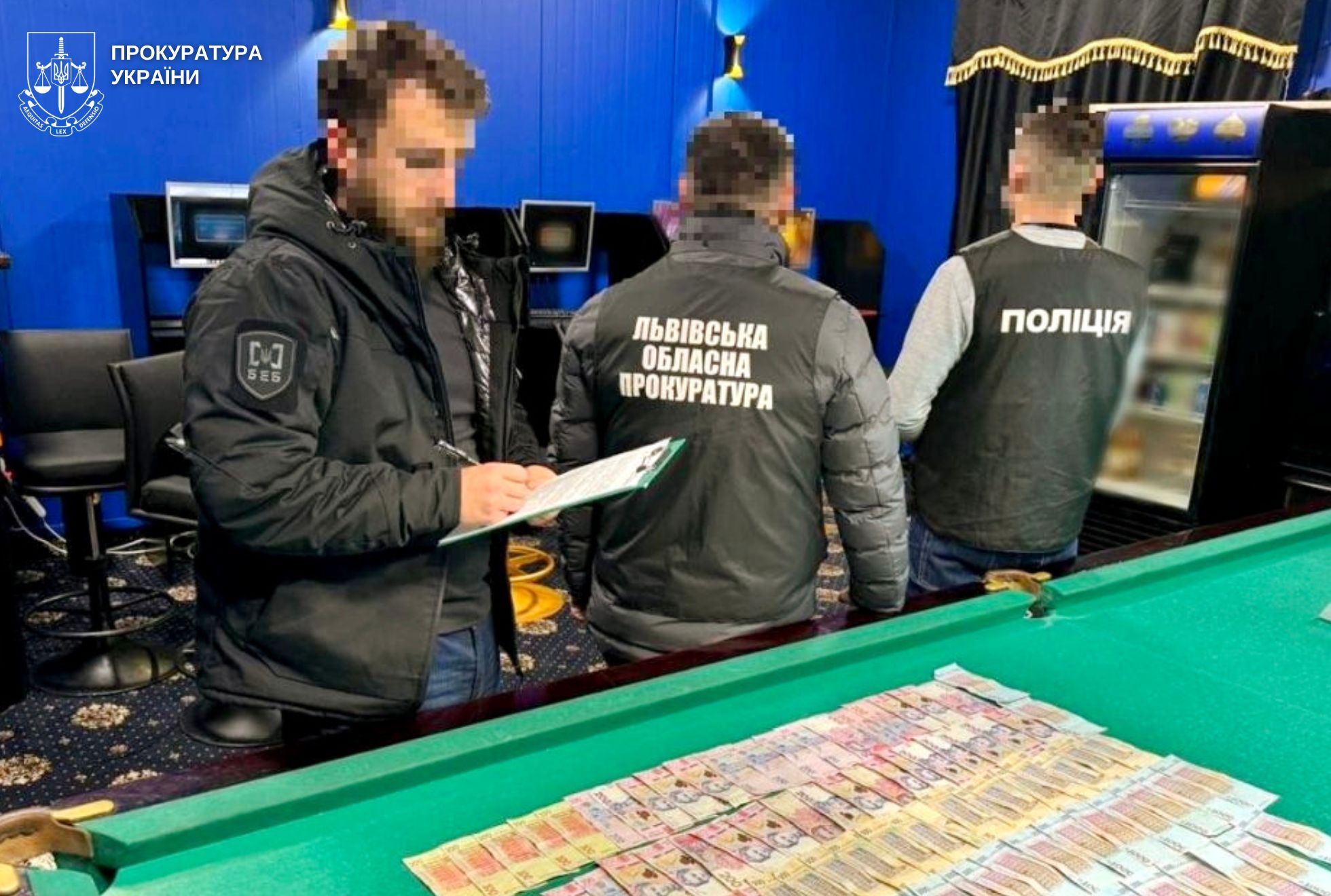 Казино для «обраних» у Мостиськах та Шегинях: шістьох осіб судитимуть, сьомий – у розшуку
