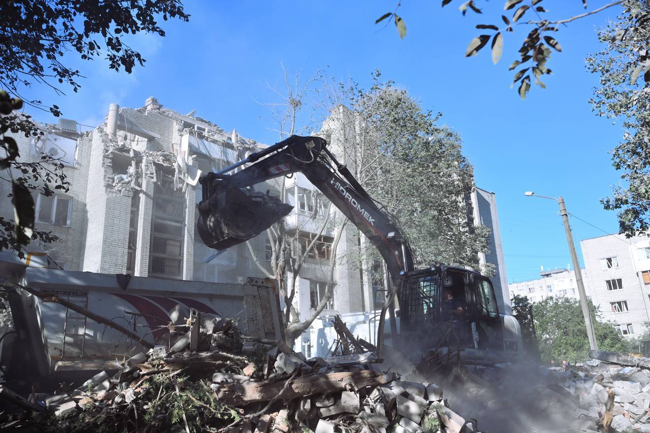 Два зруйновані будинки, одна людина у важкому стані: Москаленко розповів про наслідки атаки на Львів (ВІДЕО)