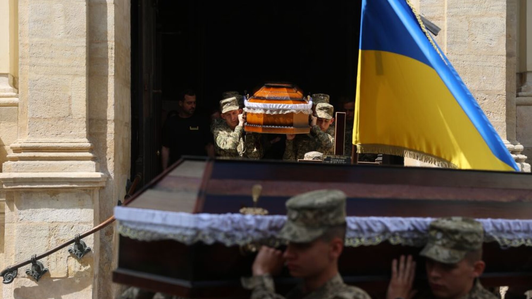 Сьогодні Львів попрощається з трьома полеглими Героями
