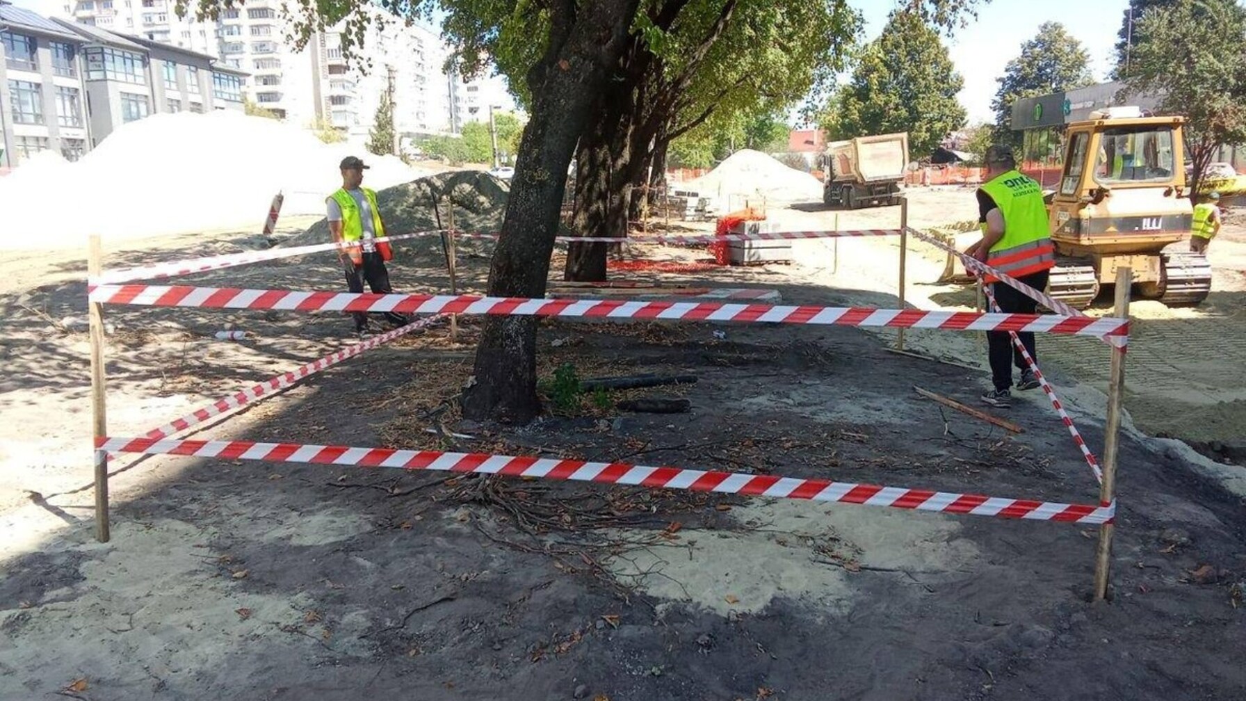 На вул. Мазепи у Львові під час реконструкції знайшли предмет, схожий на боєприпас