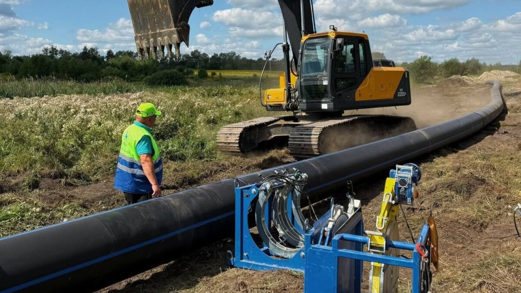 На Львівщині оновлюють магістральний водогін: від Магерова вже проклали 500 метрів нової мережі