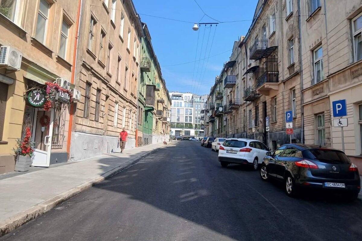 У Львові завершили ремонт на вулиці Сембратовичів: що змінилося