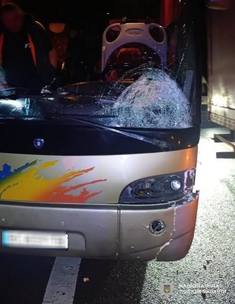 Поблизу Бродів пішохід загинув під колесами автобуса та двох вантажівок