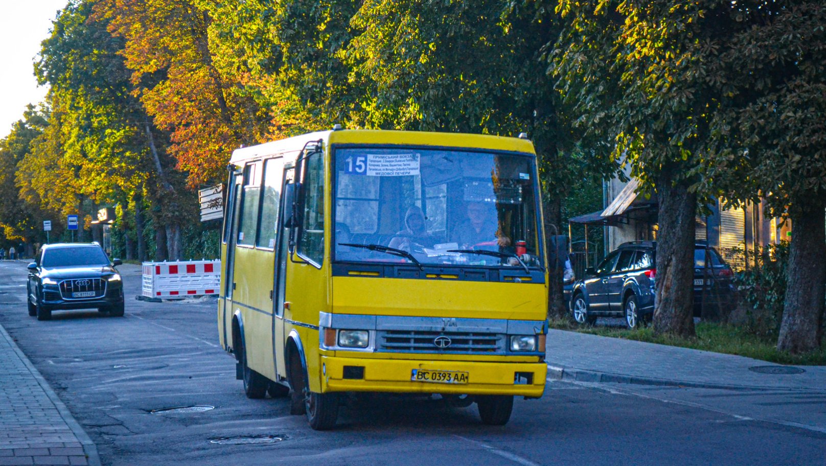 Автобуси №15 та №80 у Львові курсуватимуть за новими схемами