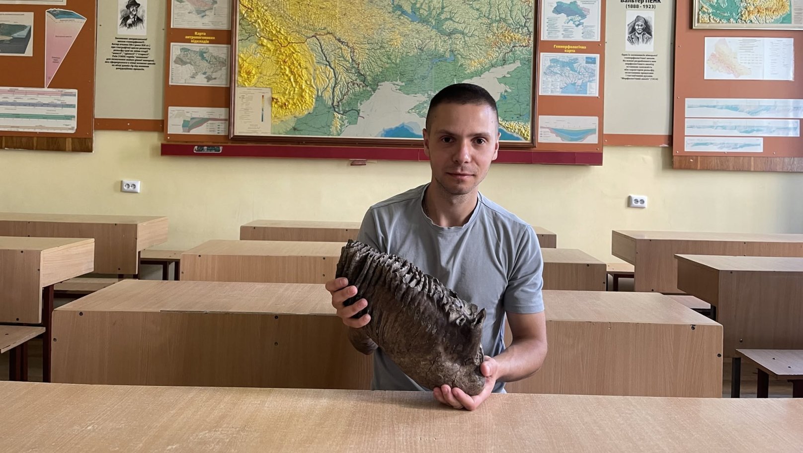 Знахідка часів плейстоцену: біля Жидачева з Дністра дістали зуб мамонта