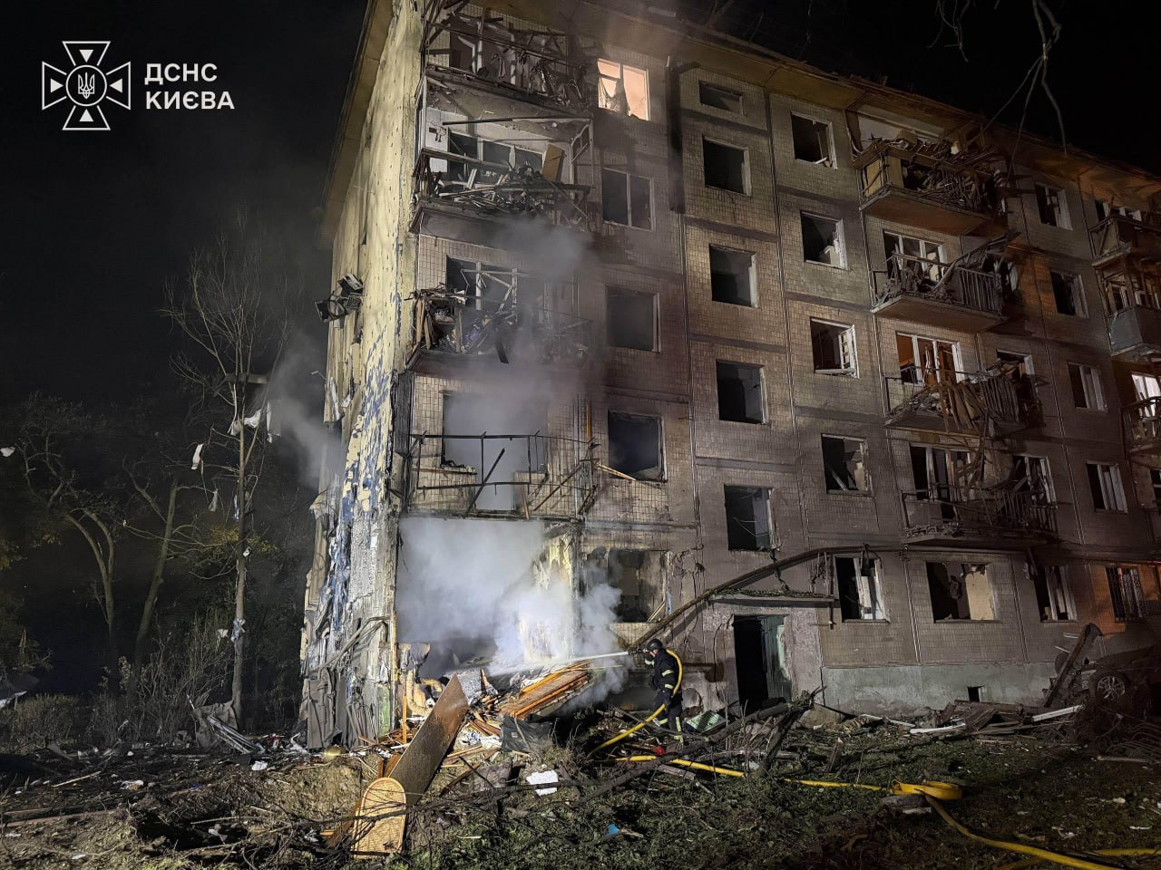 Уночі росія масовано атакувала Київ балістикою: відомо про 9 загиблих та 28 постраждалих (ВІДЕО)