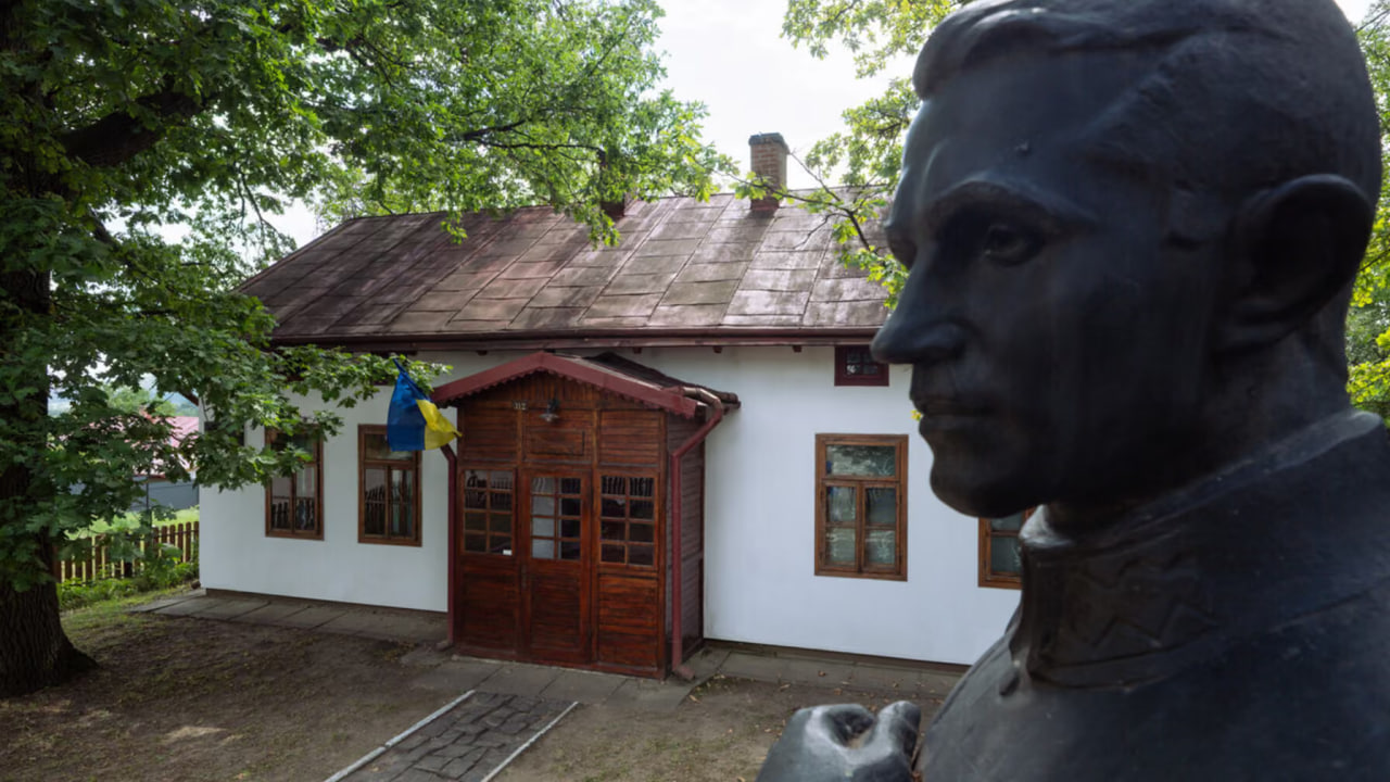 У Зашкові оновлять територію музею Коновальця: облаштують інклюзивні доріжки